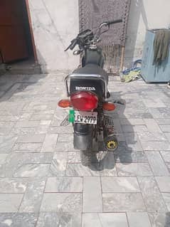 2017 model motercycle sale good condition 0