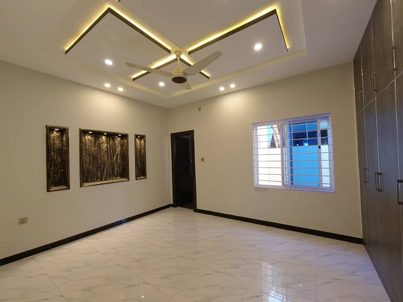 Best Options For House Is Available For Sale In Bahria Town Phase 8 - Safari Valley 11
