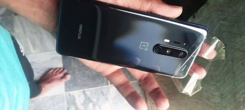 oneplus 8 pro 8 128 with fast  charger 1