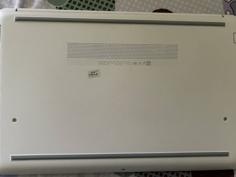 hp laptop in mint condition with complete box 5