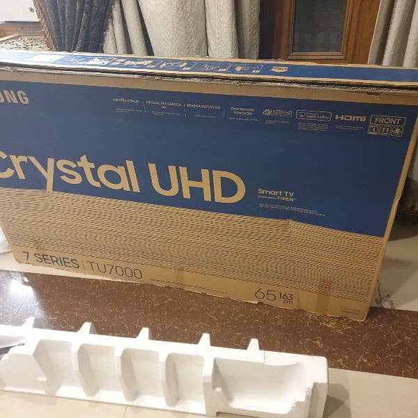 SAMSUNG TU7000 65 INCHES UHD 4K SMART NEW ORIGINAL  TV 2