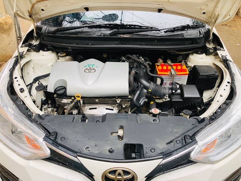 Toyota Yaris 1.5 Ative X Full Options 9