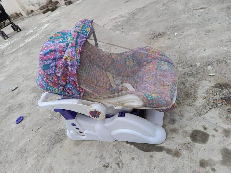 Baby carrycot 3