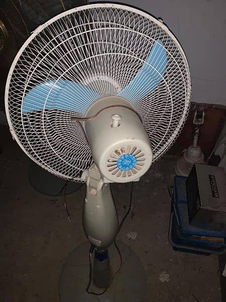 condition 10/10 charging fan 1