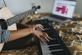 Guitar and Piano and music Teacher in Lahore