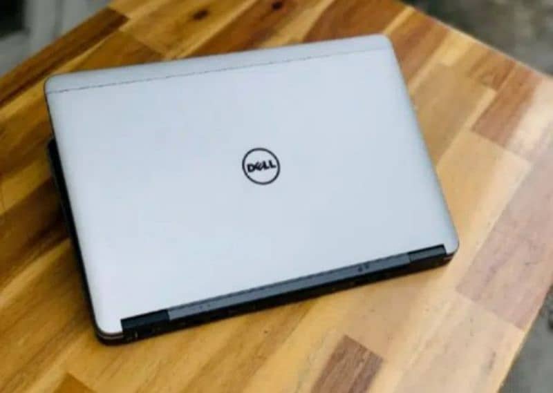 Dell Core i7 4th Generation (Ram 8GB + SSD 128GB) Sliver 14 Display 0