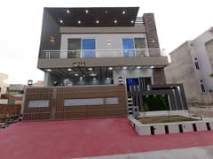 A On Excellent Location House Of 1800 Square Feet In Rs. 33000000