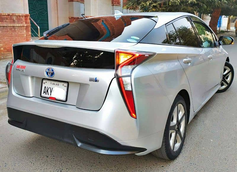 Toyota Prius 2018/2022 A Premium Pkg Total Genuine 1st Owner 4 Grade 3
