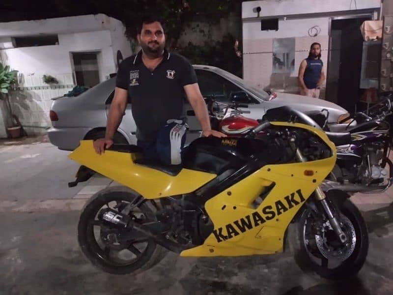 Kawasaki 400cc ZXR arjent for sale contact 03154503334 2