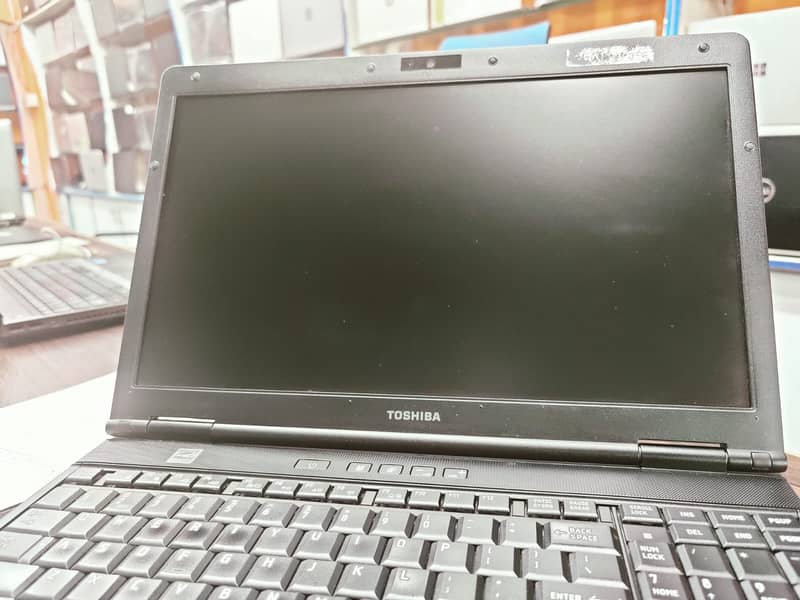 Toshiba Core i3 1st Generation with Full Keyboard 128GB SSD 3