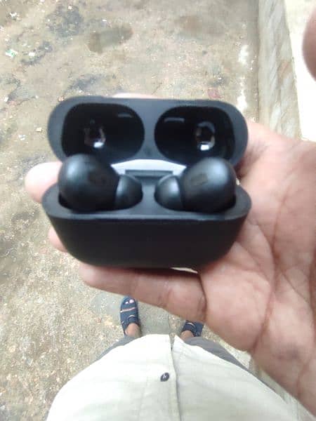 airpods pro 2 second genration 1 day use only 6