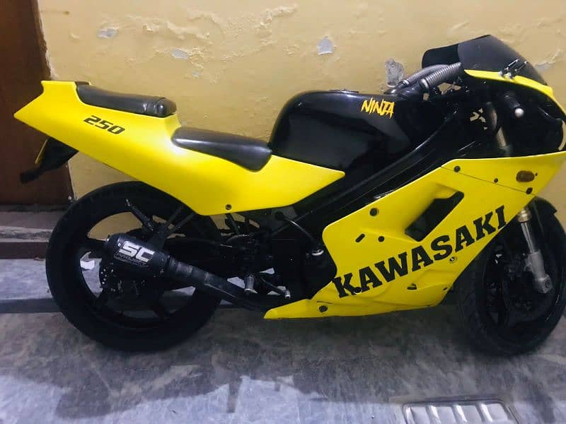 Kawasaki 400cc ZXR arjent for sale contact 03154503334 12