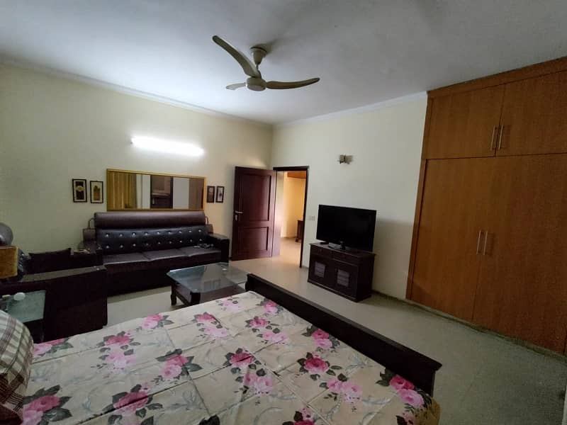 DHA FURNISHED GUEST House short and long term it's per Day rent 7