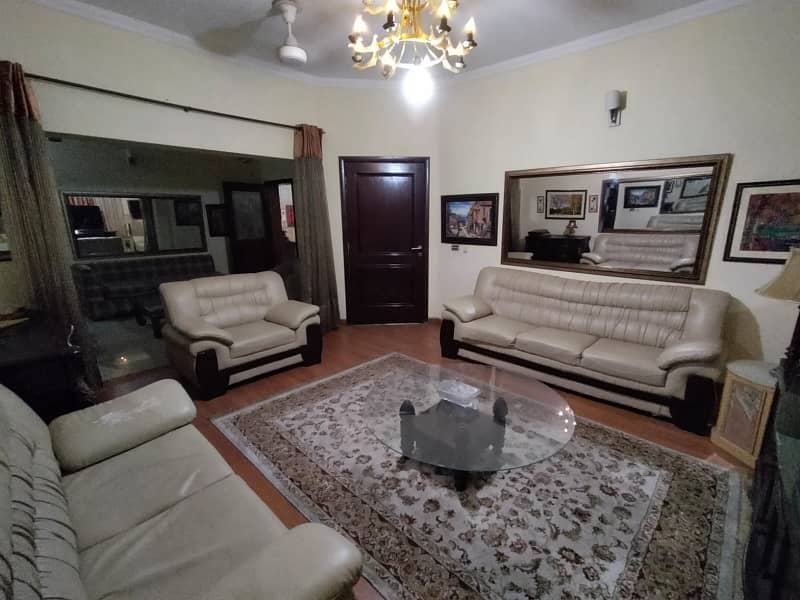 DHA FURNISHED GUEST House short and long term it's per Day rent 23