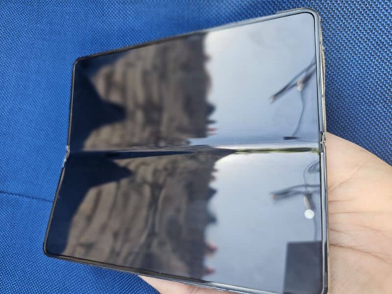 Samsung Galaxy Z Fold 4 2