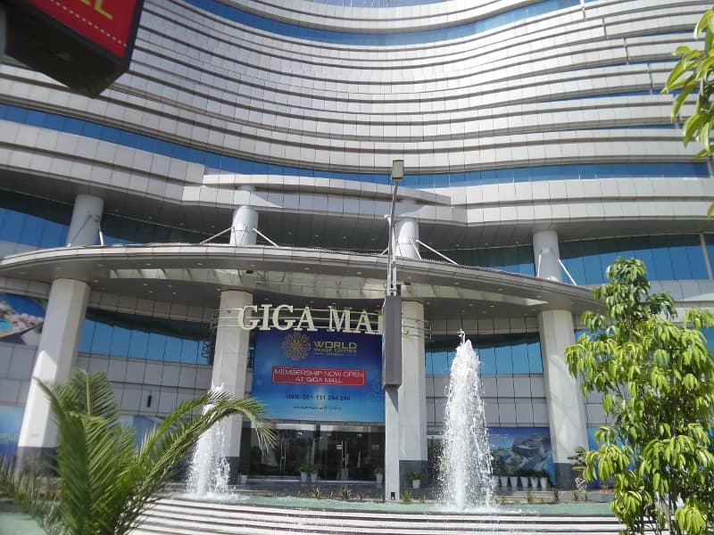 Corporate Offices Available World Trade Center (GIGA Mall) DHA II Islamabad for sale. 4