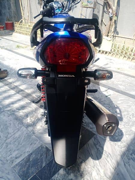 Honda CB 150F (Special Edition) 4