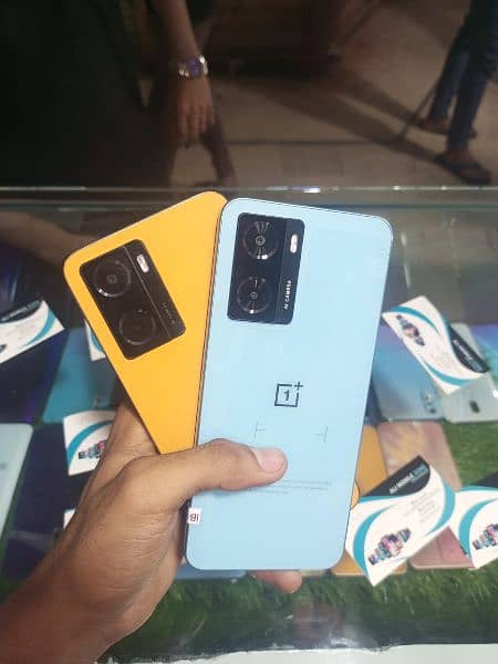 one plus N20 SE (8 256) with box charger 10 mint condition 1