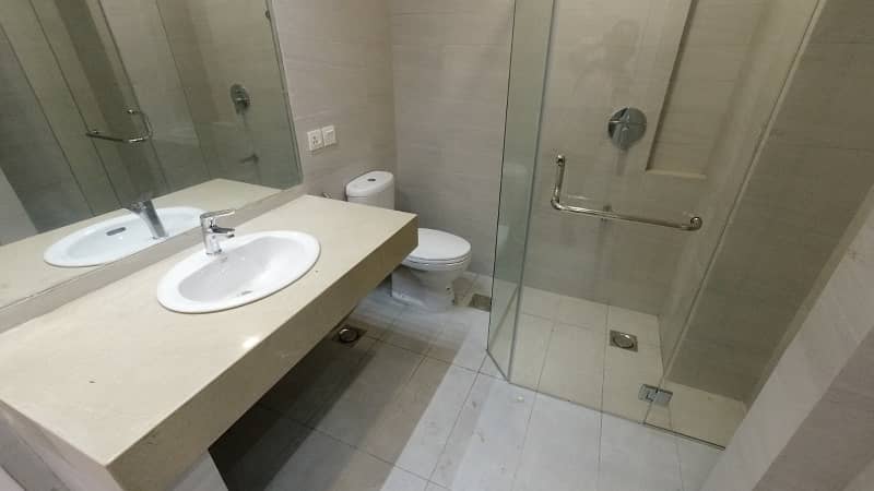 Prime Location 1900 Square Feet Flat In Central Lucky One Apartment For rent 5