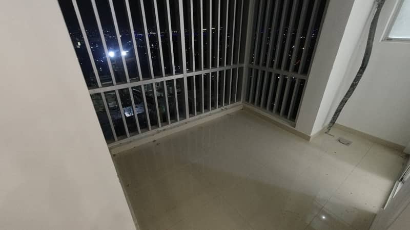Prime Location 1900 Square Feet Flat In Central Lucky One Apartment For rent 8
