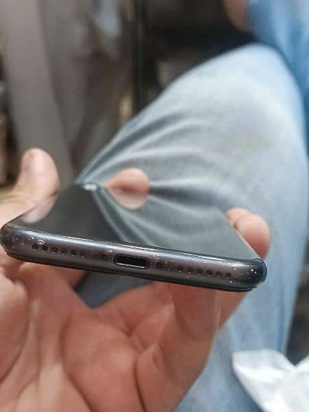 iphone 8 PTA approved 10/10 condition 4