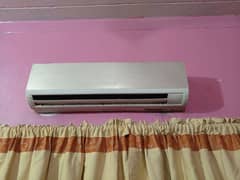 Haier AC 1.5 TON White and golden color