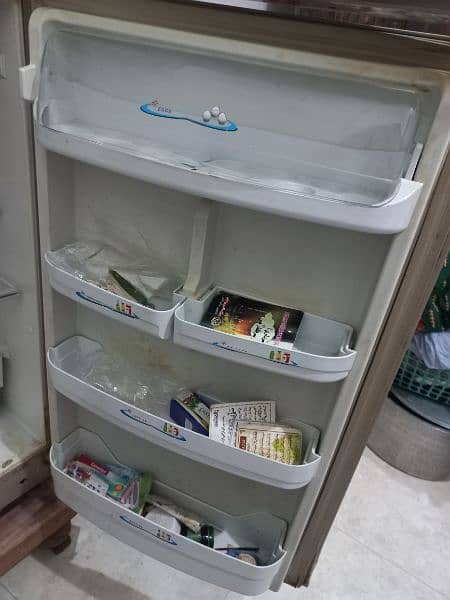 Success Company fridge for sell urgent 3