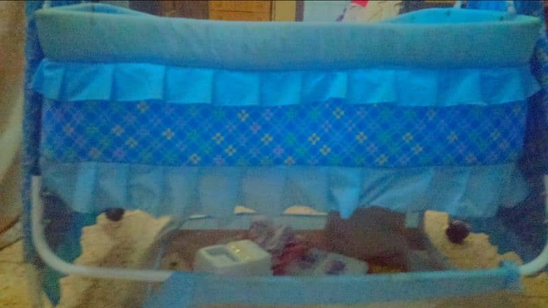 BLUE BABY SWING (BABY COT) 4