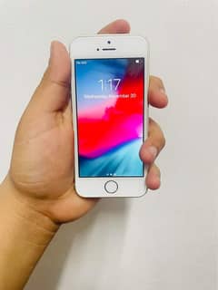 5s / 32gb Non PTA Finger working White Gold with charging Cable