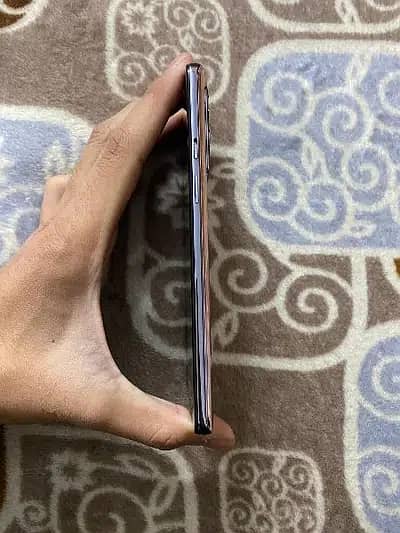 OnePlus 9 | 10/10 Lush condition with Original 65W Charger 3