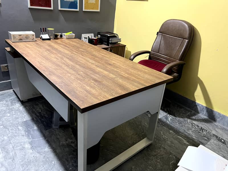 Executive table for Sale (Livinart Brand) 2
