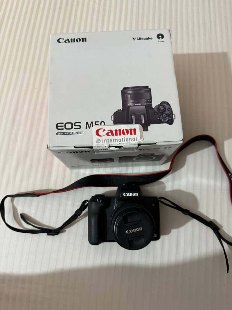 Canon EOS M50 with 15-45mm Lens in mint condition 8