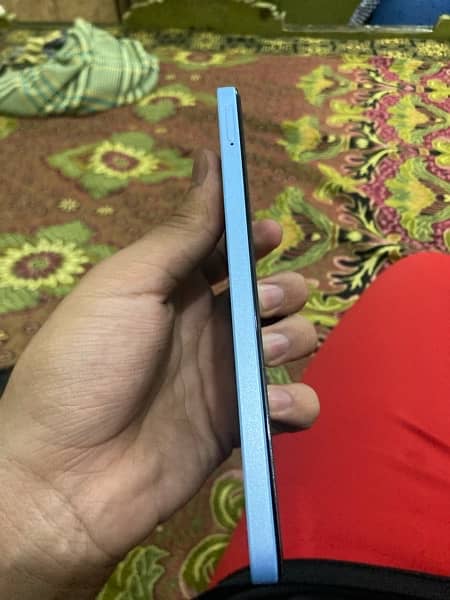 realme note 50 4/64 with box charger 2