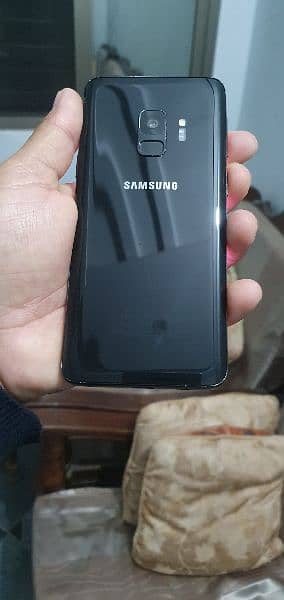 samsung s9 dotted 1