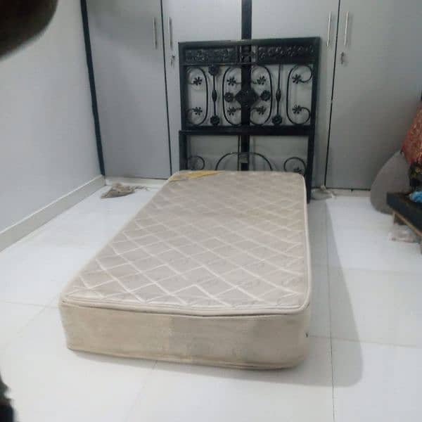 2Single Bed size3ftby6ft with mattres for sell 1