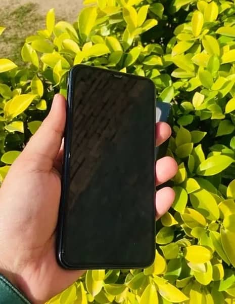 iPhone 11 pro max Factory Unlock with Box 1