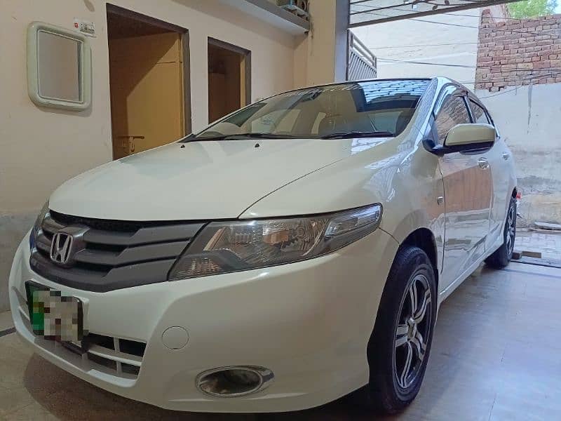 Honda City Ivtec in mint condition available for sale. . . 1