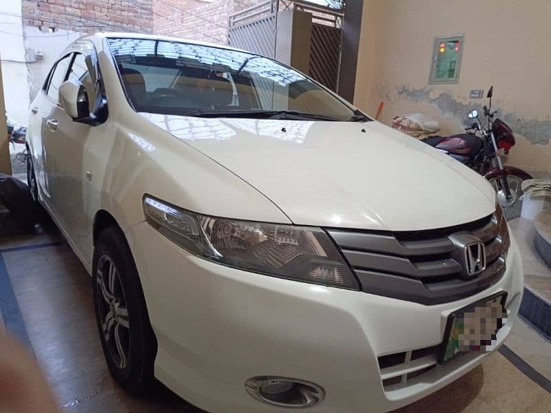 Honda City Ivtec in mint condition available for sale. . . 2