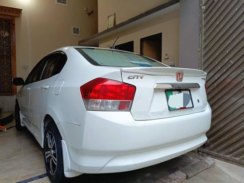 Honda City Ivtec in mint condition available for sale. . . 6
