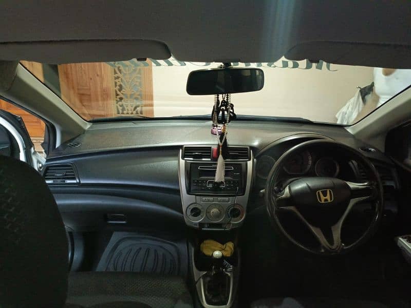 Honda City Ivtec in mint condition available for sale. . . 11