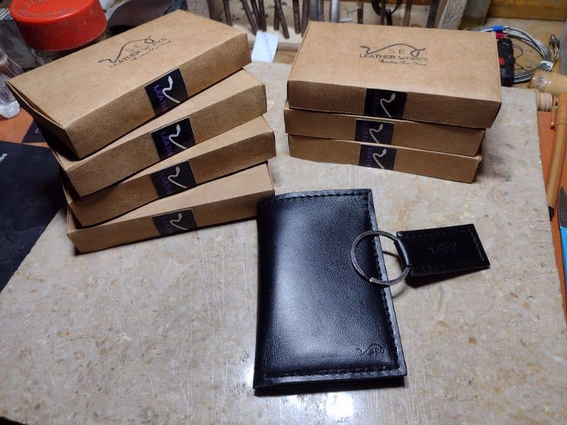 Handmade vertical bifold wallet with Keychain 2