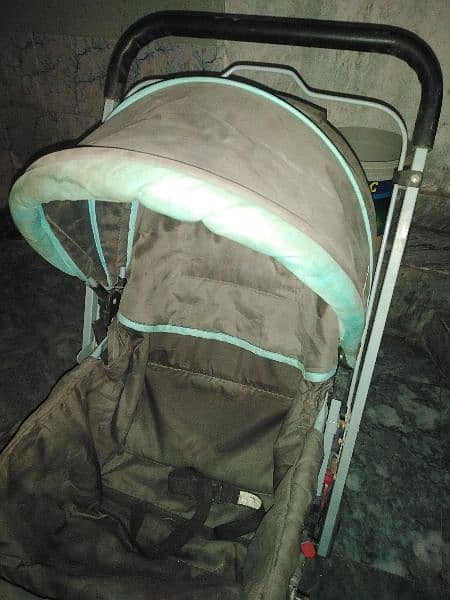 Good condition stroller tunnies brand new price is 32000 2