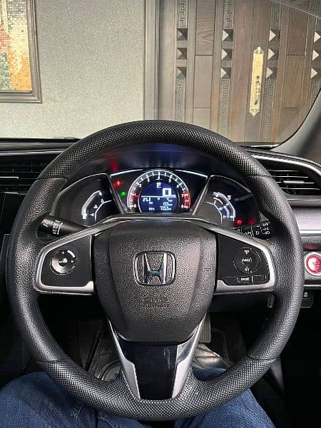 Honda Civic 1.8 UG full option with sunroof 3