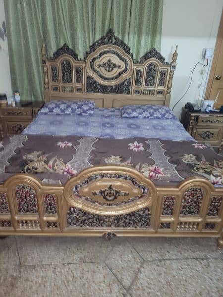 King size bed for sale with master molty mattress 0