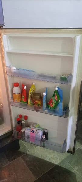 Haier full size refrigerator 3