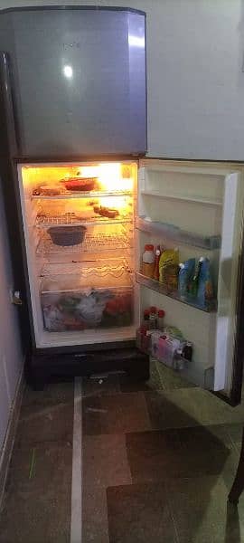 Haier full size refrigerator 4