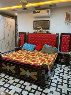 wooden poshish bed with 2 side tables 0