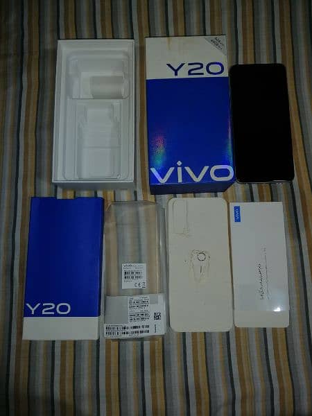Vivo y20 with box 10