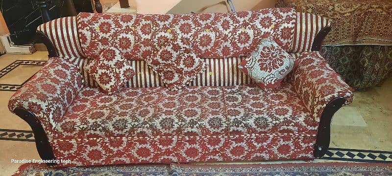 5 seater sofa set available Good condition 2