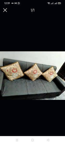 5 Seater leather Sofa Set For Sale 0
